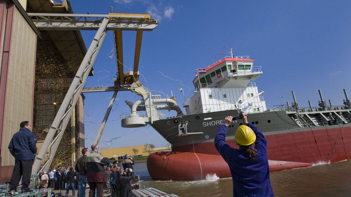 Vvte_uvt's tweet photo. #Kabinet redt #scheepsbouwer Royal #IHC, dat al ver voor #coronacrisis in problemen was. 400 miljoen steun voor 3.000 banen. Meer dan hele #cultuursector, met 133.000 banen (en óók een heleboel toeleveranciers). Kunnen ze in Den Haag wel rekenen: https://t.co/eZz4ET1Cdy https://t.co/cOeVO8CcXp