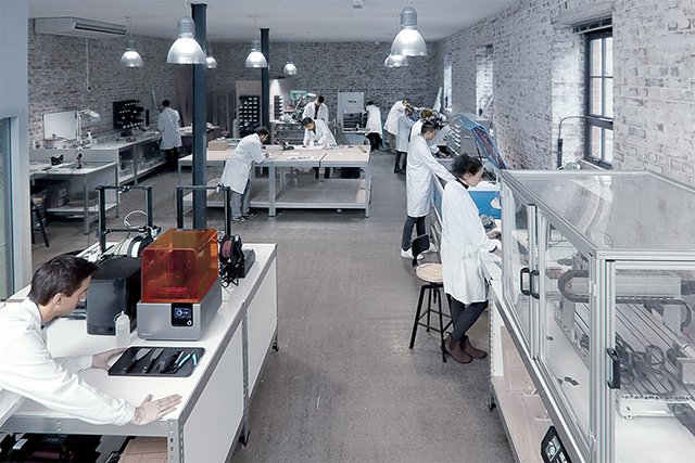 MeadowComm's tweet photo. Product design company @_InnovateDesign has been swamped with invetsors' ideas for gadgets to help stop the spread of #coronavirus.
https://t.co/Vib4X2JfkW https://t.co/bp3QytOHwN