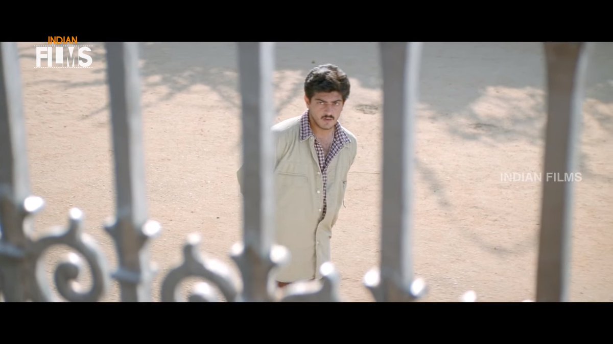 Ajith-Tabu's scenes are cutest. I strongly feel Rajiv's romance would've made almost another school like Maniratnam-esque, I tell you!