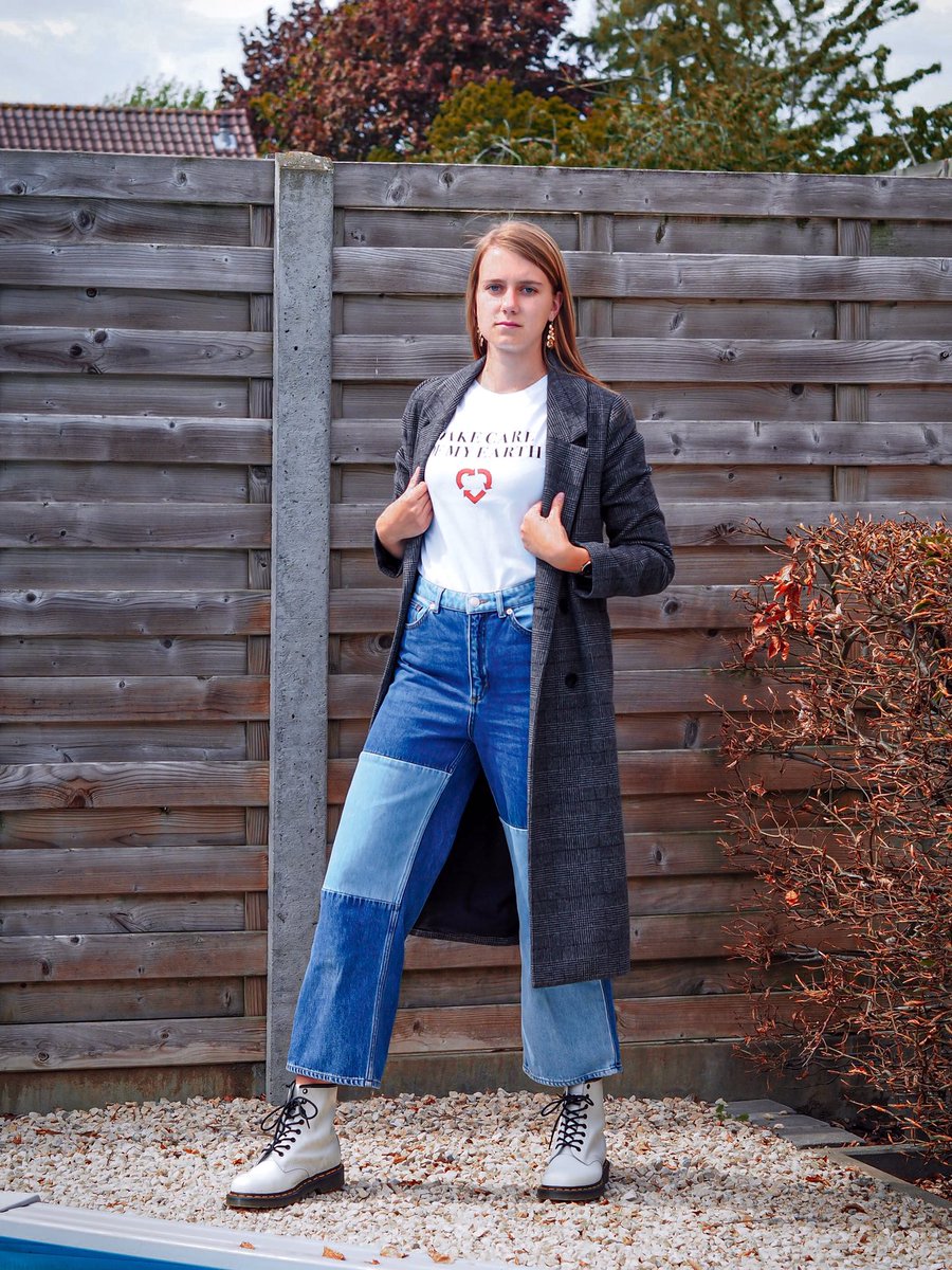 python_pictures's tweet image. Haven’t got much Doctor Who stuff at home, so this is what my doctor looks like 😄 (a doctor without a sonic is still a doctor innit)

Loved taking part of this challenge #StayingInTheTARDIS #DoctorWho