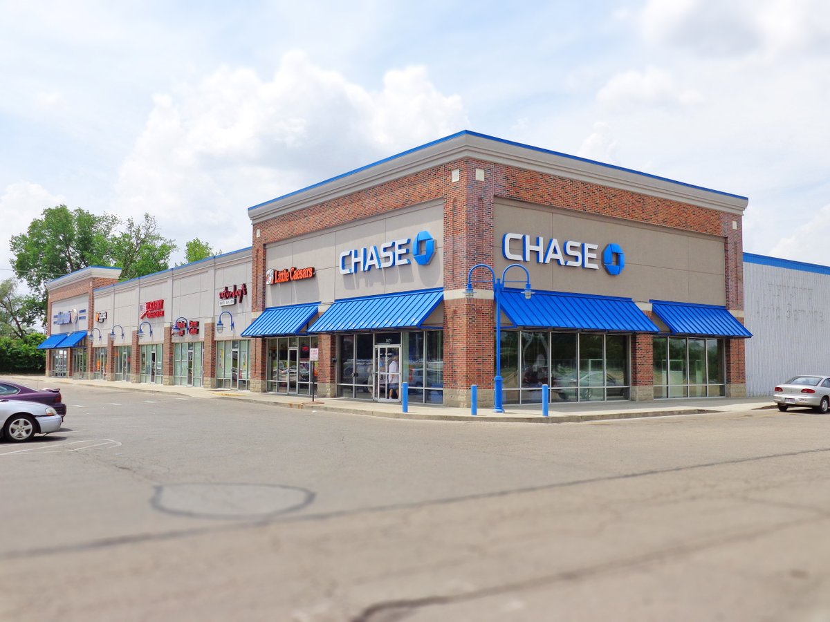 SheeranSemonCRE's tweet photo. We are back to #RetailThursday w/The Sheeran Semon Team
Only 2 Units Available: 966 SF & 1,100 SF
Join Chase Bank, Saturday's, Little Caesar's & more
#retail #retailspaces #retailers #retailbrokers #shoppingcenter #forlease #commercialproperty #columbusohio https://t.co/anZjr0sAf6