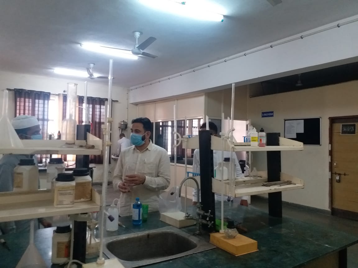 college_mewat's tweet photo. Mewat https://t.co/lOSgBoUu2w Contributing its mites  in fight agnst  #COVIDー19. Making homemade Sanitiser&amp; distributing amngst  needy. Faculties  creating awareness abt pandemic.
@Districtnuh  
@gurgaonpolice @DrHanifQ @hrywaqfboard @imteyazkhizar @Prof_Aakib @aamirusiddiqui https://t.co/3OiTKzUb2n