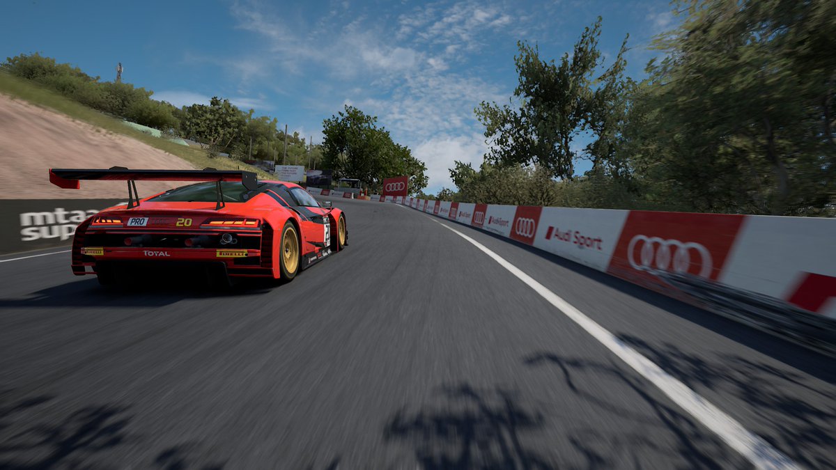 GhostworXRacing's tweet photo. Chris @chris_heyneke repping GhostworX in the @solidarityerace Grand Finals enduring a tough race with a P23 result. 

Sometimes it doesn't go all your way. Onwards and upwards!!

#eatsleepsimracerepeat https://t.co/tA3ZwGXtVY