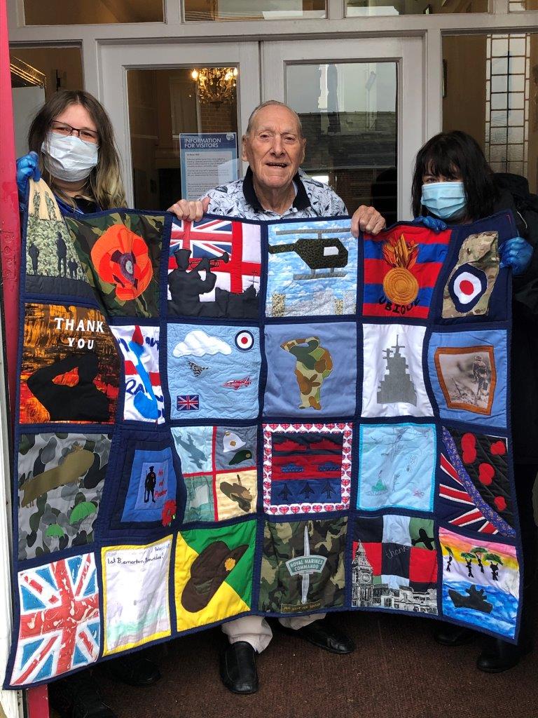 AlabareUK's tweet photo. Our team brought him a cake and provided him with a very special quilt, crafted for him by Lt. Col Neil Stace 'aka' @sewingsoldier.

On behalf of everyone at Alabaré, we would like to wish Bill a very happy birthday! https://t.co/JM5fRtPp3T