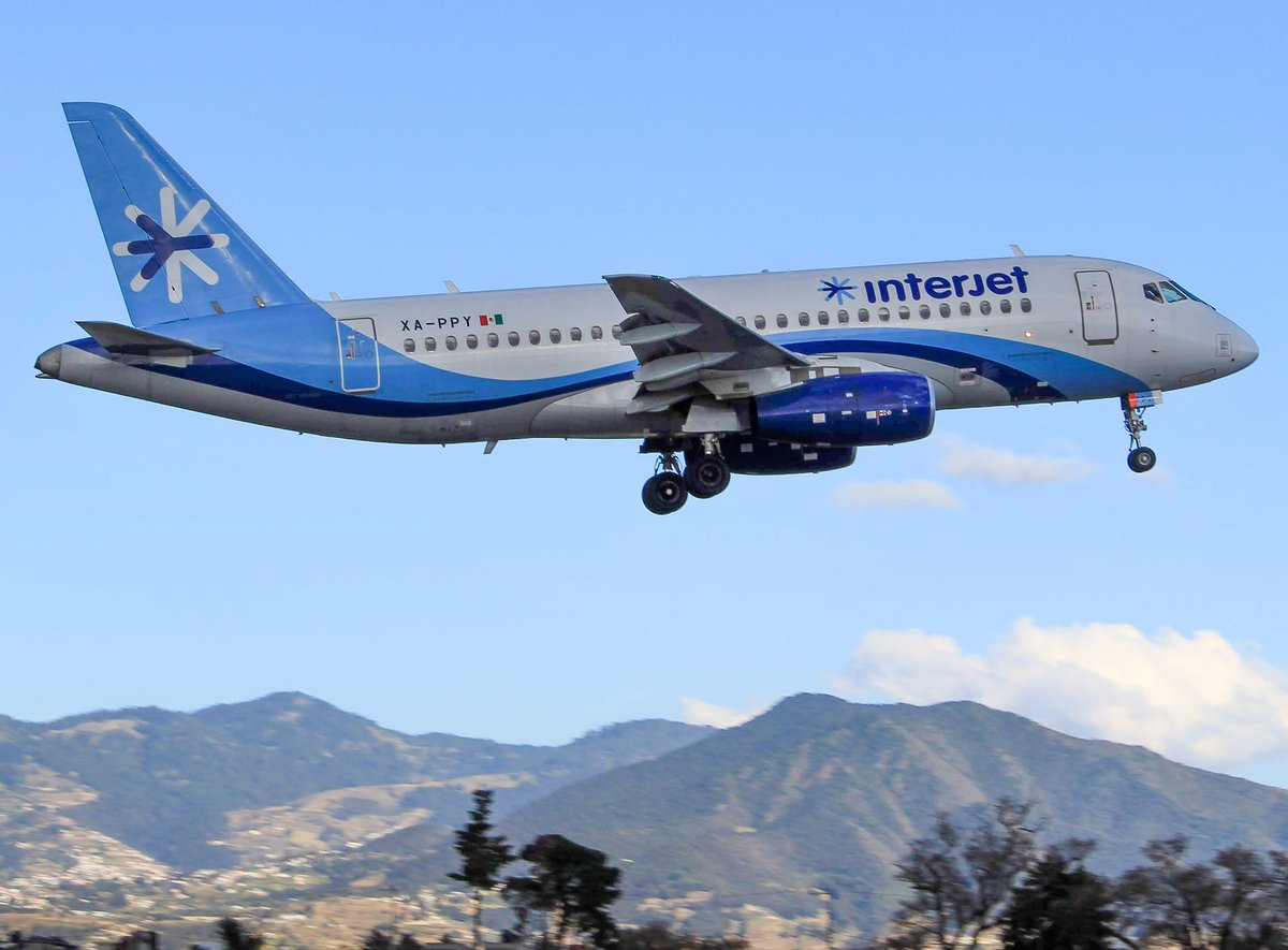 XBRomeoDeltaYan's tweet photo. Los consentidos de esta cuenta😁💙
#interjet #A320 #A321 #Airbus #SSJ100 #AvGeek #planes #sukhoisuperjet #MasInterjet #aviationphotography #aviation #AirplaneTime #aviationlovers #planesspotting #aviationdaily
#FelizDiaDelNino @interjet https://t.co/B6iqBZKWqy