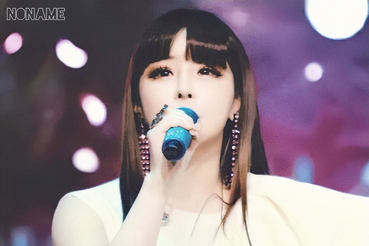 CnParkbom's tweet photo. [HD]20190313showcase🥰missing u😭😭😭
#happybomday #parkbomspringday #parkbom #bom #박봄 #朴春 @haroobomkum @PARKBOMdnation https://t.co/qb8LWzJ3ck