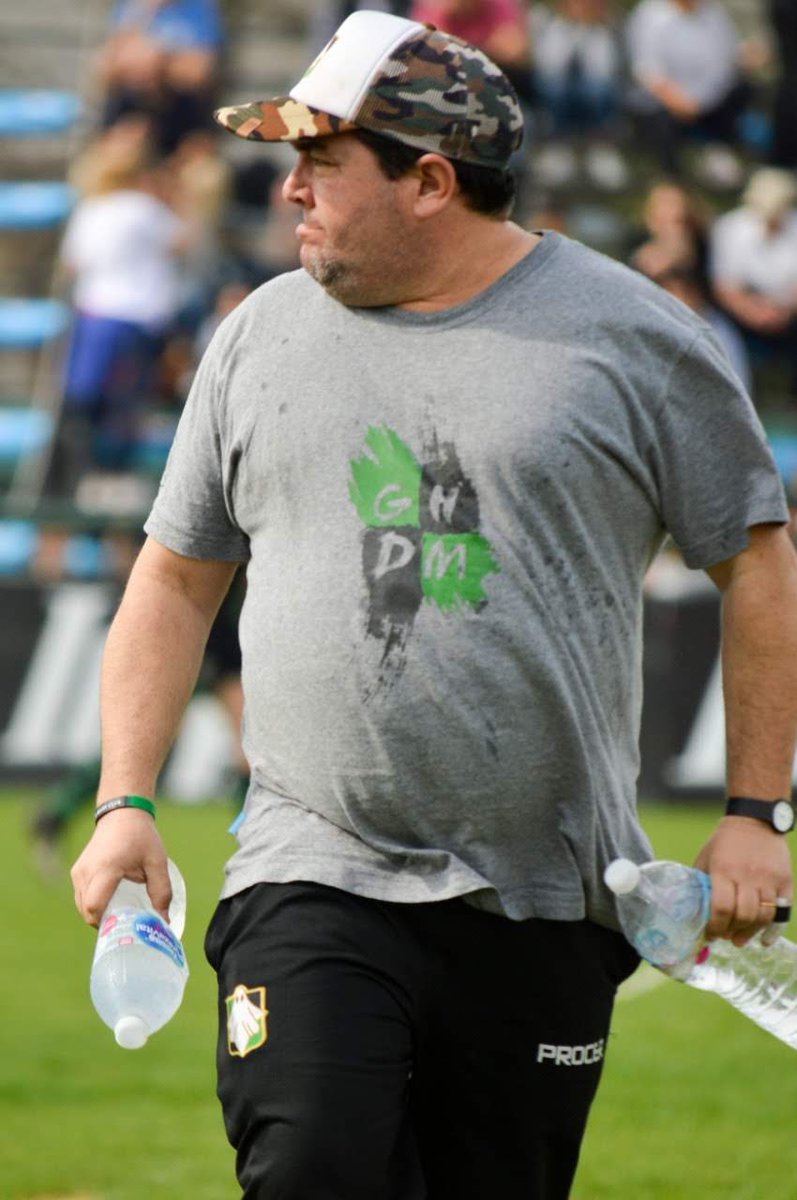 FELIZ CUMPLEAÑOS <a href="/walterduendes/">Walter</a> !!!
Miembro de honor del GHDM
Colaborador incansable en <a href="/DuendesRC/">Duendes Rugby Club</a> 
Querido por todos y todas
Asador, cocinero y bueno pá brindar
Ganador como pocos
Y lo más importante: ES UN TIPAZO, por suerte es mi amigo incondicional, gracias !!!!