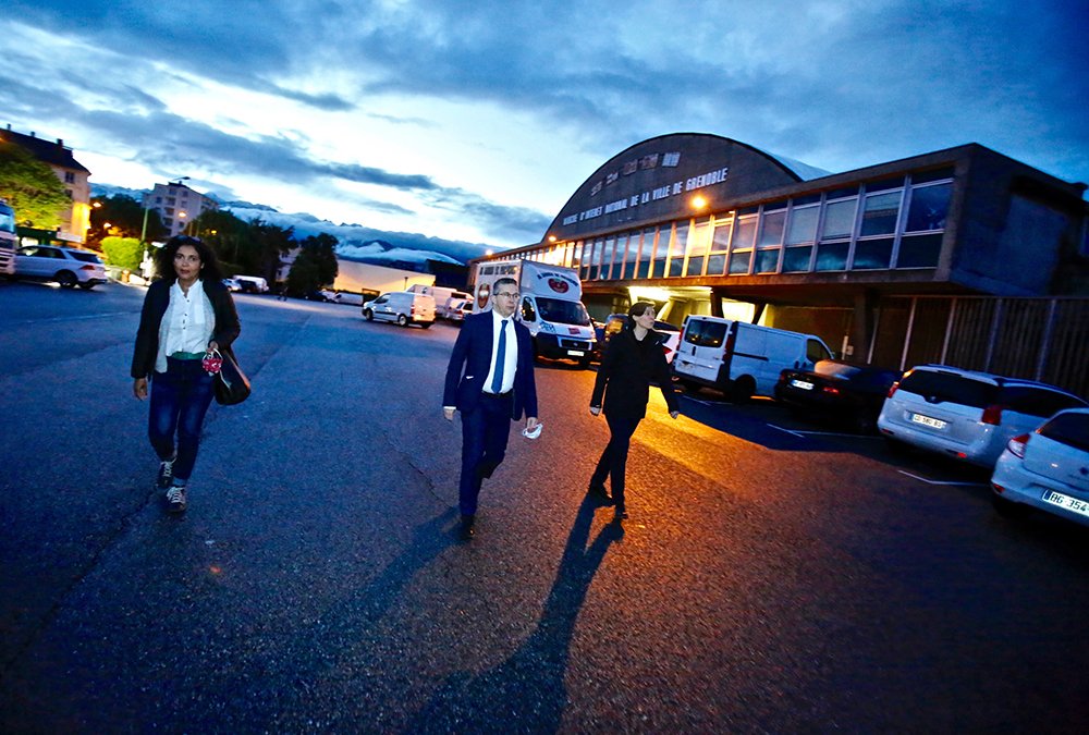 Christophe Ferrari, Président de la Métropole de Grenoble, s'est rendu au <a href="/MinGrenoble/">MIN Grenoble</a>, pour soutenir les agents, grossistes et entrepositaires de ce lieu d’activité, occupant un rôle central dans l'approvisionnement en produits frais du territoire. 
#grenoblealpes #marchesdegros