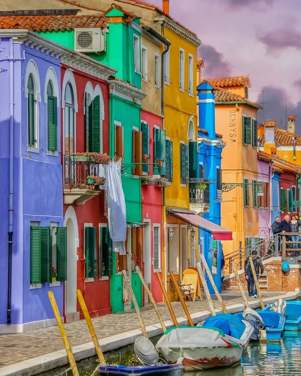 Italia On Twitter Burano A Colour Palette Set In The Heart Of The Venetian Lagoon Burano Una Tavolozza Di Colori Incastonata Nel Cuore Della Laguna Di Venezia Italycomestoyou Bellezzaadomicilio Treasureitaly Venice