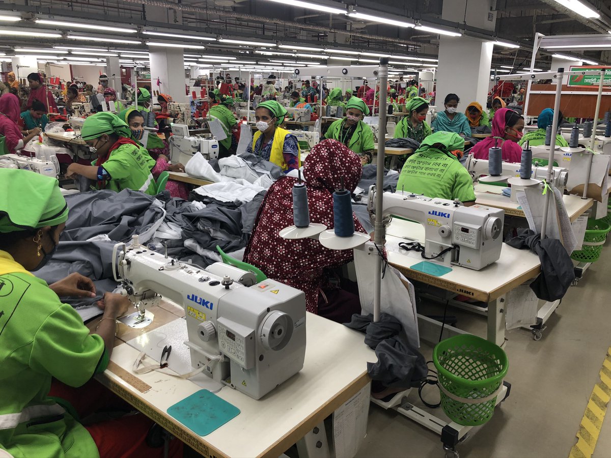 What happens when coronoavirus shuts stores and retailers cancel billions of dollars in orders?  Check out our report on the impacts to the 4M apparel stitchers in #Bangladesh. 
REPORT: bit.ly/3f53sFc
#covid19 #csr #ethics #fashion #sustainability #RanaPlazaNeverAgain