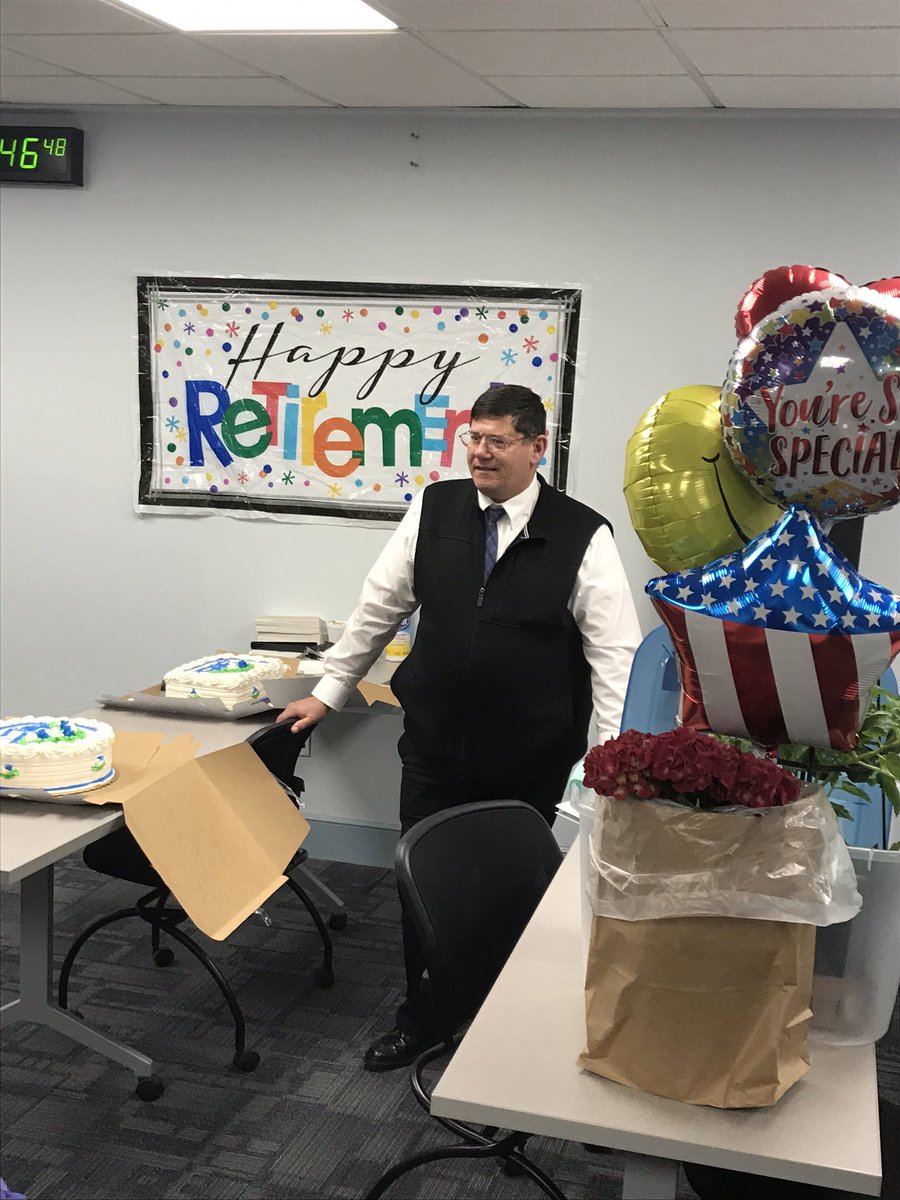 burlingtonpd's tweet photo. A social distancing goodbye to Det. Jim Tigges who retires today after over 33 years of service to BPD and the community. Congratulations and thank you!! https://t.co/livDDOnfn0