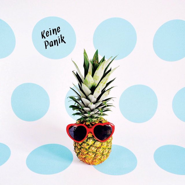 Pickmotion's tweet photo. Don't panic! Be cool and party at home!

The dance into May is calling, so put on your coolest outfit, spend the evening in your own four walls and meet your friends in one of the many cool online party streams!

📷: @thislittlelion (https://t.co/8T43tvzb2a) https://t.co/cX6exC6TUV