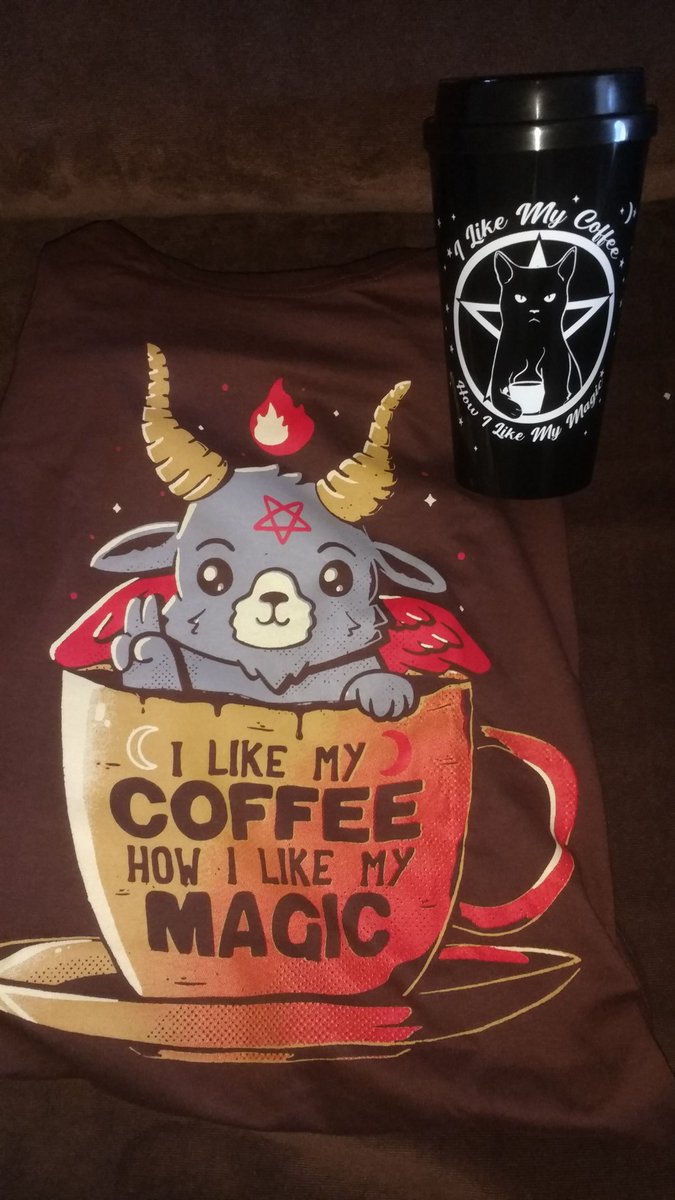 anunicorn1um's tweet photo. A felicidade da criança com seu #nerdloot da quarentena 😻😍 @nerduniversesh https://t.co/lWXdQYaEpg