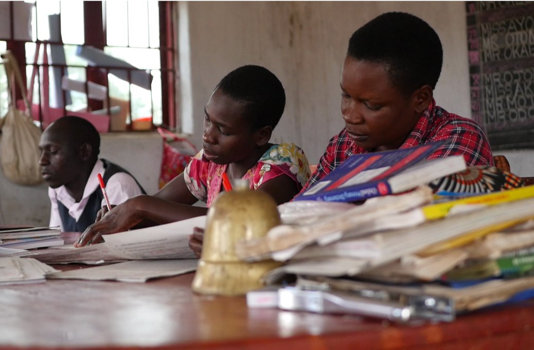 DekiUganda's tweet photo. Distance Learning without Internet 🎓 - https://t.co/b0V4Qw52Vs https://t.co/CgRer9mMW1