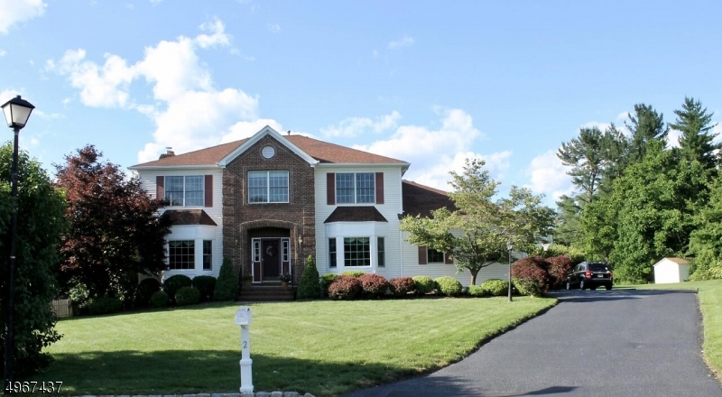 AllTowne_Realty's tweet photo. KAREN WOHLRAB would love to show you the #listing at 2 Leprechaun Dr #LongHillTwp. #NJ  #realestate https://t.co/8psIP5TVtX https://t.co/LI8G2YvHRC