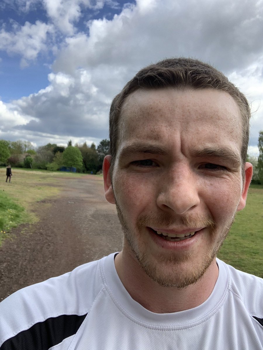 RenfrewHighHWB's tweet photo. Mr Sherryβs 20 minute Challenge complete Gold 4.0km
-Real struggle after a few days of no exercise but feel much better now.
-Remember to charge those headphones!
-Big ask but aiming to build up to 5.0km.
Letβs keep going!
#RHS #PEHomework #RunRunRun https://t.co/NGaR5bA7VE