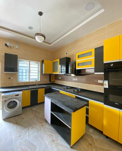 StaunchRealtor's tweet photo. Brand New 4 Bedroom Semi-Detached Duplex for Sale!!!

Location: Orchid, Lagos

Price: 62M

Features:
- All Rooms Ensuite
- Fully Fitted Kitchen
- Washing Machine -
- CCTV Camera
- Water Heaters
- Refrigerator -Pop Ceiling
- Jacuzzi

For Enquiries, Contact ☎ 07046891254 https://t.co/T8VEyOTTb2