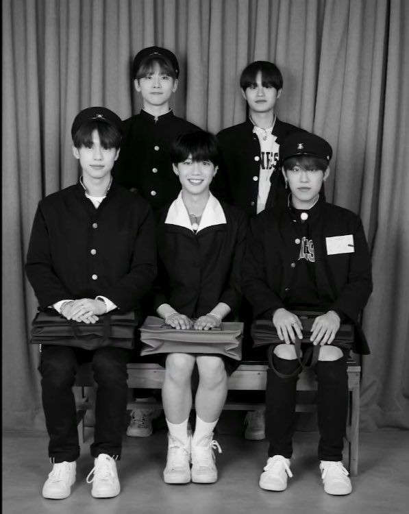 ABNiEW's tweet photo. Hi boys, I'm a little late for #WeekForAB6IX but I'm doing it. I wanted to thank you and congratulate you on everything you're doing. You're amazing. Thank you for being here. Thank you for everything. I love you💜💙
#LIMYOUNGMIN #JEONWOONG #KIMDONGHYUN #PARKWOOJIN #LEEDAEHWI https://t.co/GPJkyI9gxA