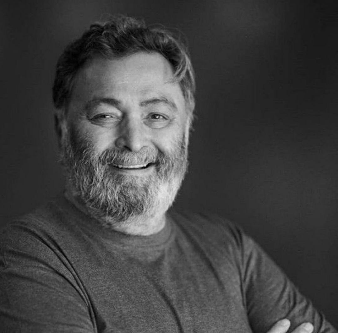 sakshieeeee's tweet photo. We will miss you Rishi Sir it's a big loss for all of us we lost a legend may your soul Rest in peace🌸🙏💐 https://t.co/DEZ0EMaCpq