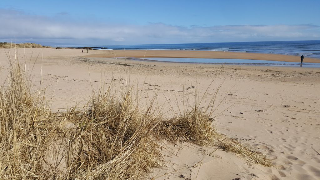 Sending you these stunning scenes of Dornoch Beach.  Looking forward to the day we can welcome guests back #dreamnowtravellater #discoverdornoch #scotland #hasteyeback