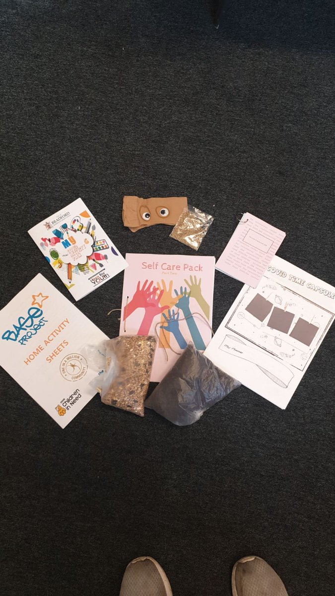 YouthBradford's tweet photo. BFD West Youth Workers Working hard to get the next Self Care Pack ready to launch and out to young people across Bradford soon. #TeamBradford #StillHereToHelp #Youthinmind #islolation #mentalhealth @anthonywcasson @bradford_south https://t.co/DmMHBB3w52