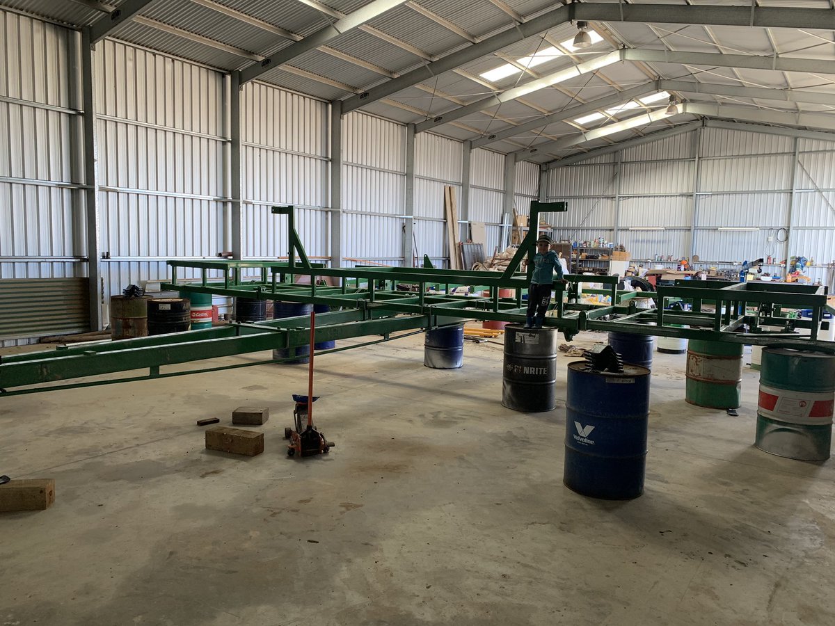 McInerneyPj's tweet photo. DBS 260-36 renovation project finally completed - Stripped, sandblasted, painted, re-assembled, rebushed, new air and hydraulics, field tested so far for a week seeding! Thanks to #Ausplow and #RamseyBros Riverton and many others for their help and advice during reconstruction https://t.co/tUqZi14mr8
