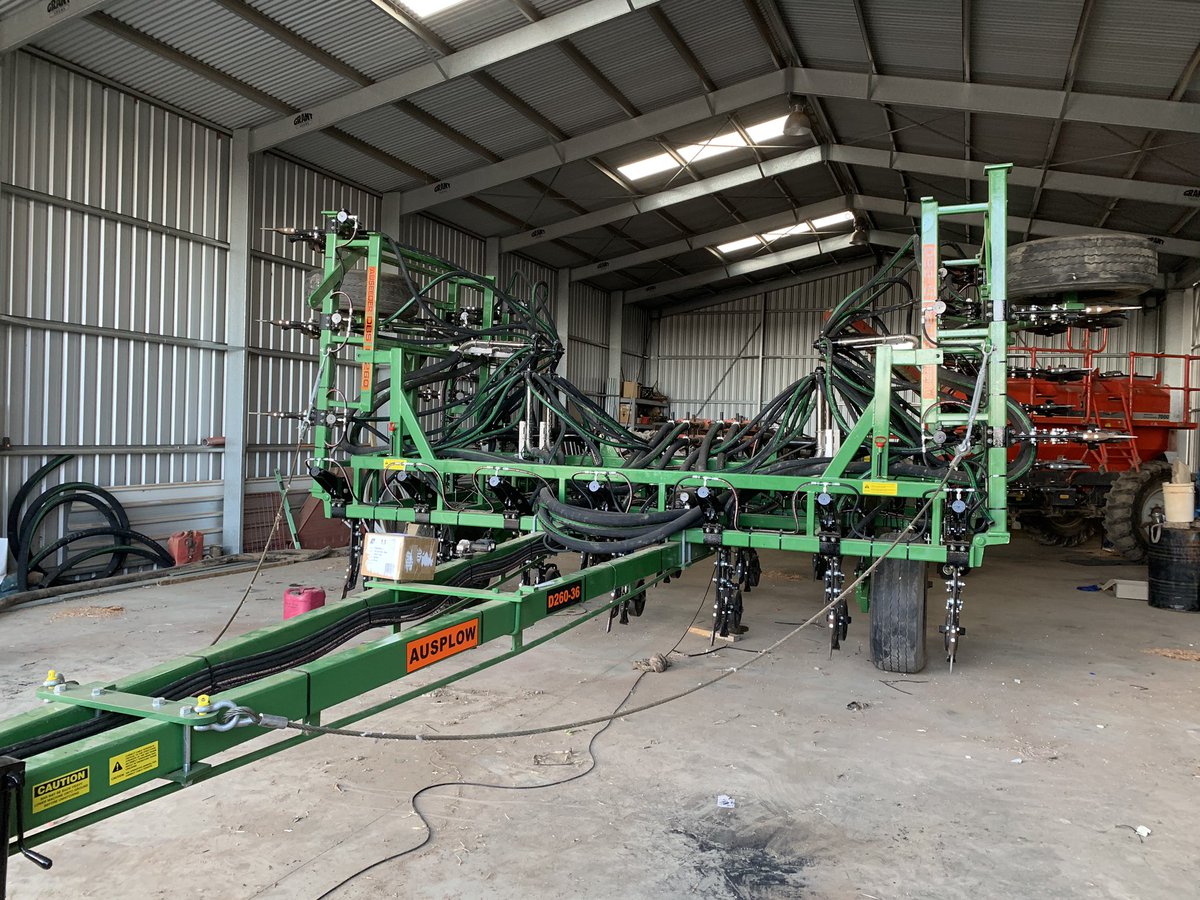 DBS 260-36 renovation project finally completed - Stripped, sandblasted, painted, re-assembled, rebushed, new air and hydraulics, field tested so far for a week seeding! Thanks to #Ausplow and #RamseyBros Riverton and many others for their help and advice during reconstruction