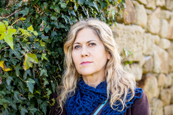 OLATZ ZUGASTI: 
"Ez dago ezer unibertsalagorik norberaren herriaren aitortza baino, beraz, unibertsalaren aldarrikapenak oso okerrak dira sarritan, izaera zerutiarra balute bezala” 

argia.eus/albistea/unibe…

<a href="/masurmendi/">Mikel Asurmendi</a> <a href="/argia/">ARGIA</a> <a href="/LertxundiBenito/">Benito Lertxundi</a>