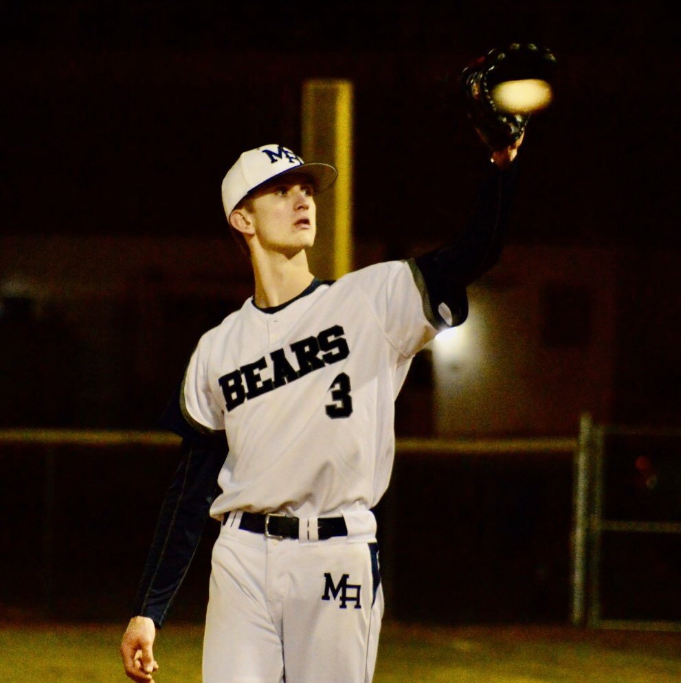 GraniteBears's tweet photo. today MAHS celebrate’s 🎉 it’s Class of 2020 &amp; the 3 Senior 🎓 members of the @GraniteBears ⚾️ team @edorsett3 @BaylorBrinkley &amp; Colby Baker; “Thank You” &amp; GO 🐻 @MACSchools @granitesquad @MABearHistorian @MaNewsSports https://t.co/rvDRIy4U5n