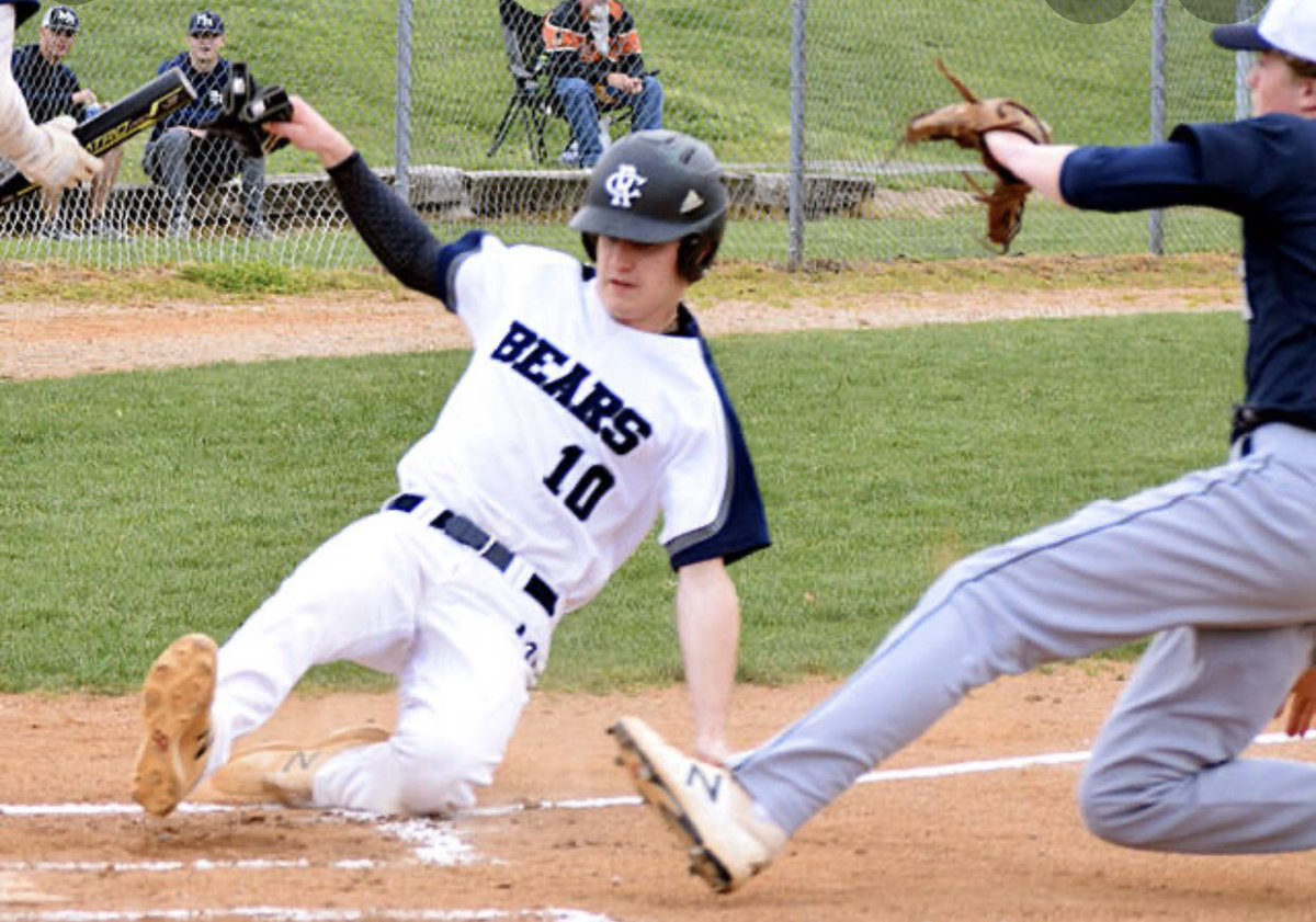 GraniteBears's tweet photo. today MAHS celebrate’s 🎉 it’s Class of 2020 &amp; the 3 Senior 🎓 members of the @GraniteBears ⚾️ team @edorsett3 @BaylorBrinkley &amp; Colby Baker; “Thank You” &amp; GO 🐻 @MACSchools @granitesquad @MABearHistorian @MaNewsSports https://t.co/rvDRIy4U5n
