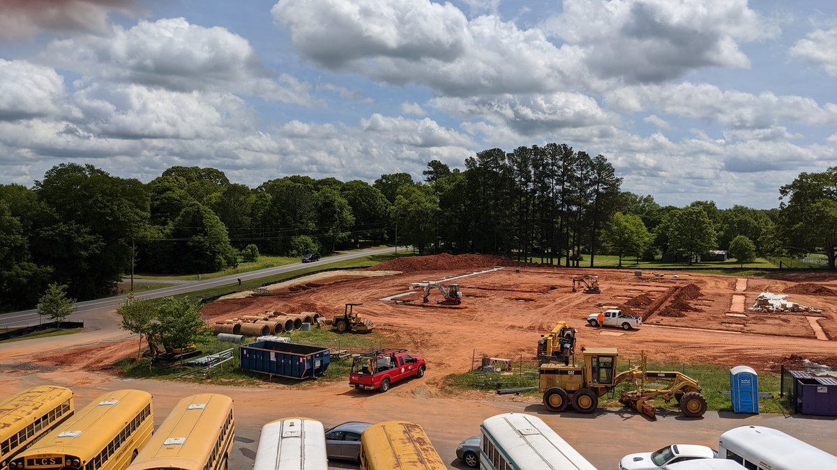 lcs_lincolnton's tweet photo. Progress being made on the construction site! #lcseagles #preparingtosoar https://t.co/AuWerfU4Wb