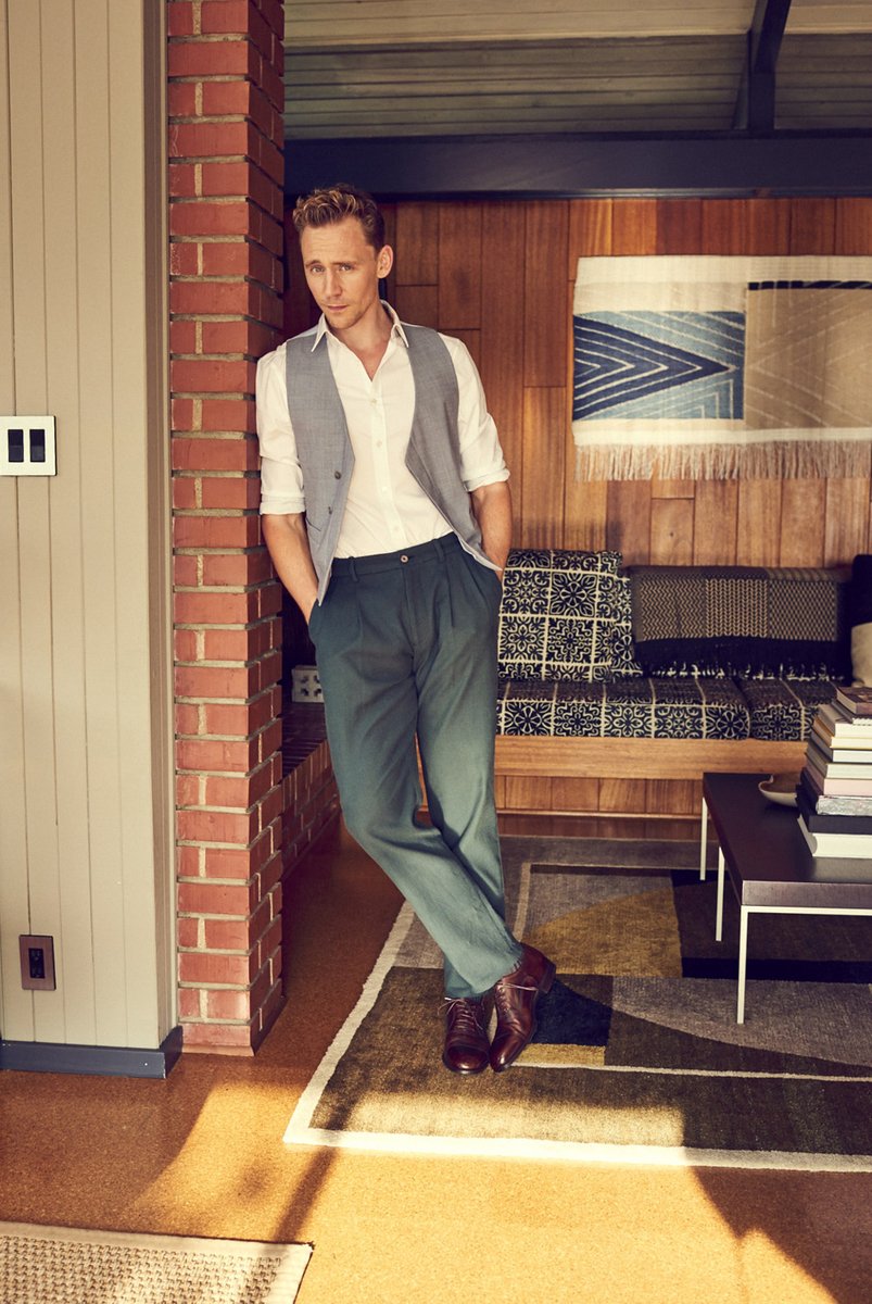 FanHiddlesCom's tweet photo. @HiddlestonSpam #HiddlesLooks https://t.co/YWaZ4gYoWI