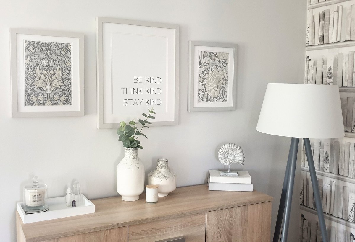 YorkshireHare's tweet photo. #ThriftyThursday - I used #WilliamMorris Wallpaper samples to create affordable (free!) prints, I love them! They tie the living room nicely together! #TheYorkshireHare #interiors #DIY #DIYDecor #blogger https://t.co/pgsxwgIu9p
