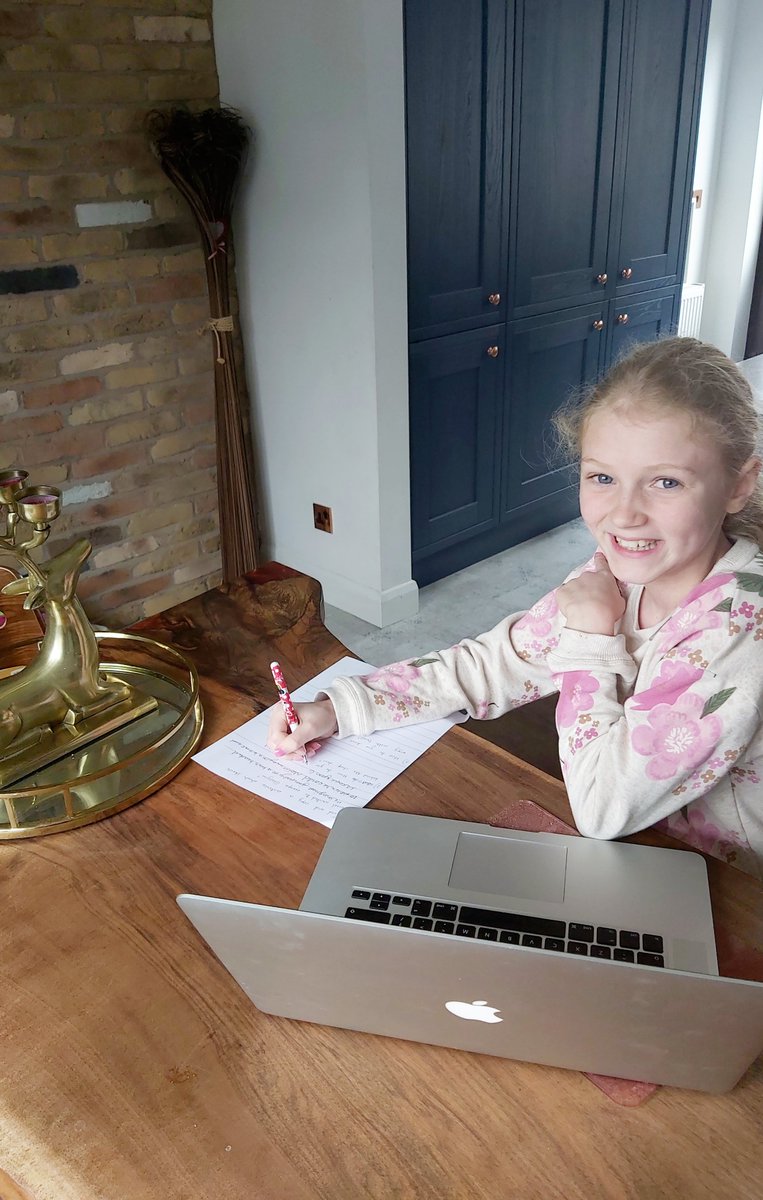 Lorna Jay Saunders tweet media