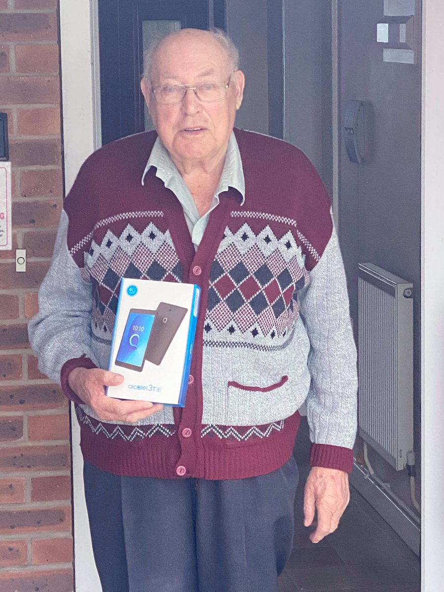 Ken receiving his tablet from #DevicesDotNow. Thanks to @goodthingsfdn &@BTGroup for donating them. Ken will now be able to connect with his family with our ongoing support. @futuredotnowuk you are changing peoples lives forever #SkillsForTomorrow @WellbeingLincs @CllrWilliamGray