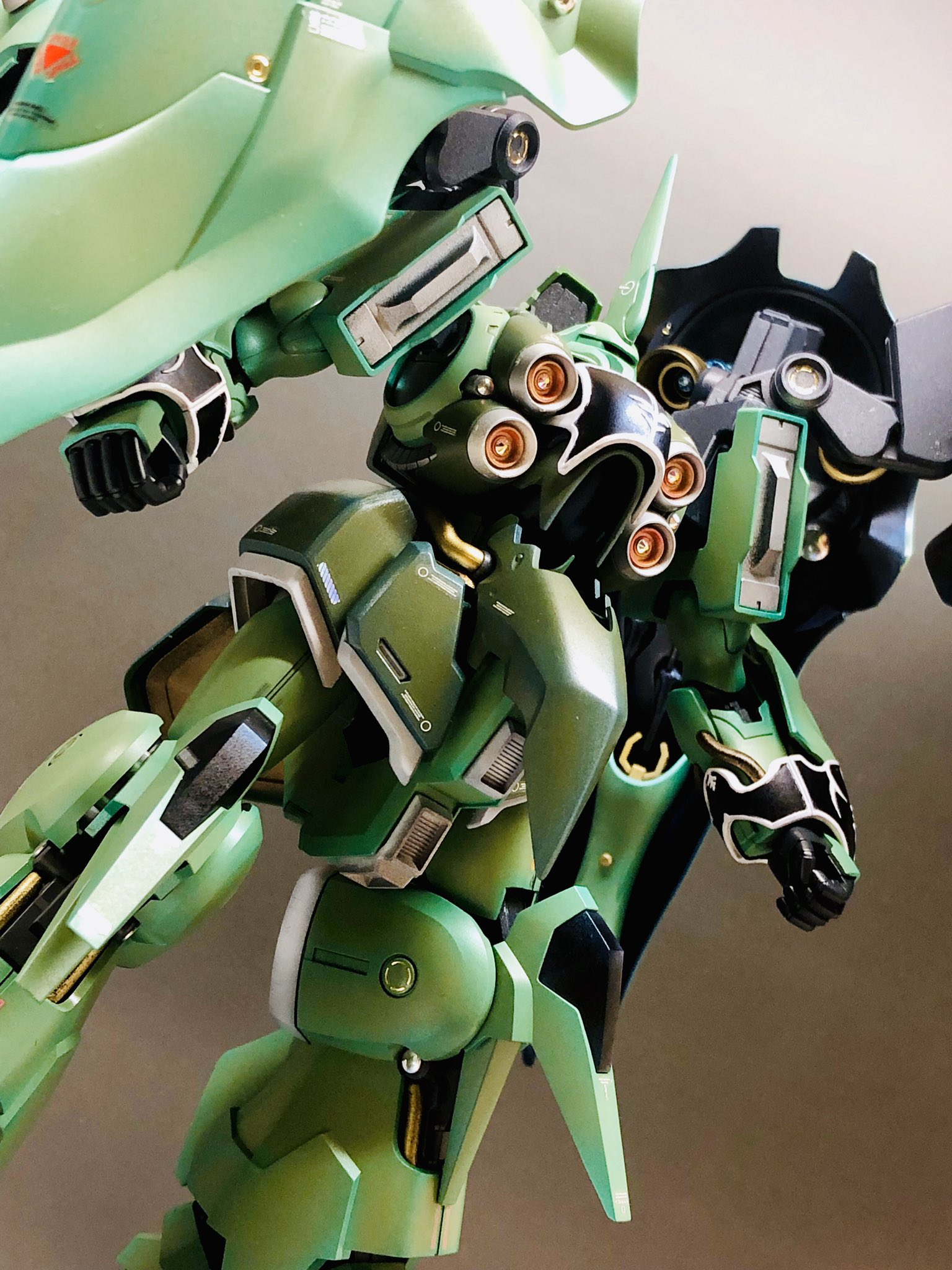 めおぷら これは二年前にガンダムマーカーエアブラシシステムで全塗装した物です 気が遠くなる面倒くさでした マリーダさんは既製品です ガンプラの画像を貼るとrtされると聞いて ガンプラ ガンプラ完成品 Hgクシャトリヤ マリーダ T Co