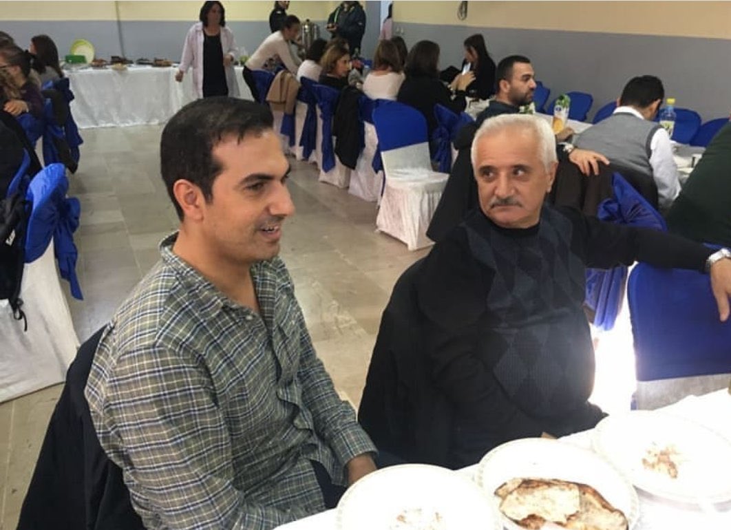 Canımız Dursun hocamız vefat etmiş...Gören herkes hocamız için bir dua okursa seviniriz.Mekanın cennet olsun hocam🙏🏼🙏🏼