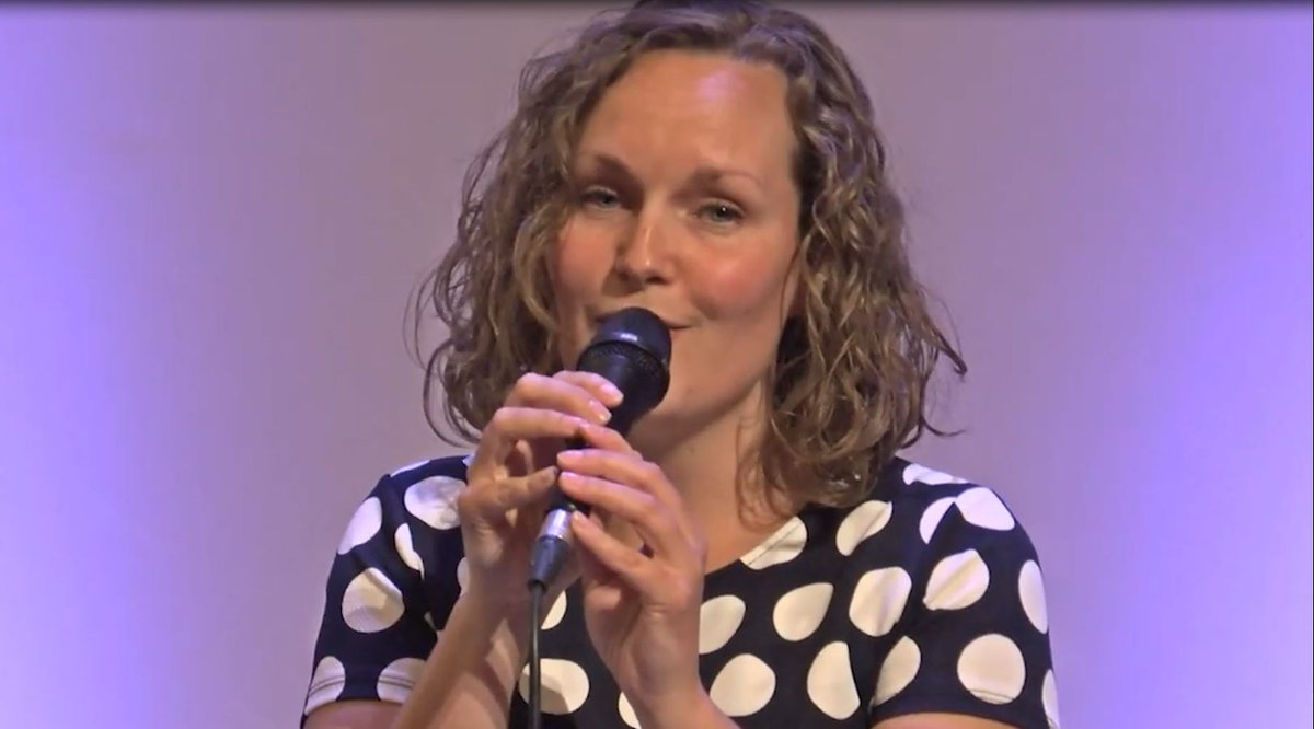 elkanderzorg's tweet photo. Wijkverpleegkundigen Sabine en Barbara zien de samenleving in coronatijd én de zorg voor kwetsbare ouderen veranderen. Er ontstaat verbinding en saamhorigheid, maar ook andere gevoelens. Daarom dit lied voor alle @KwadrantGroep collega's. https://t.co/8LcipjRYao

@hugodejonge https://t.co/zuXaYGBYLs