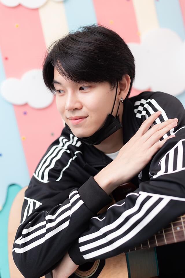 Dikansidikan's tweet photo. ยินดีด้วยนะครับหยิ่น ขอให้มีคนรักมากขึ้นแบบนี้เรื่อยๆนะครับ ขอบคุณที่เข้ามาทำให้วีในนิยายมีชีวิตจริงๆนะครับ 💓
 #LoveYIN400k https://t.co/pMz10qwu8Y