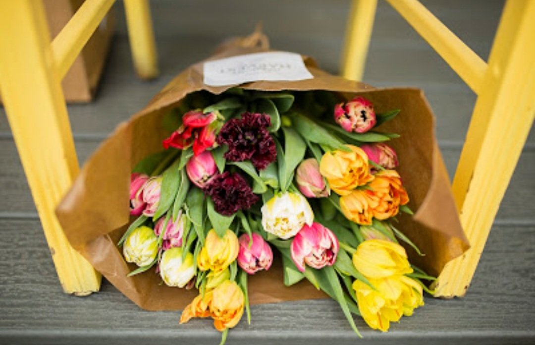 Virginia grown flowers beautifully packaged for mom. A hug in a box. Visit hhfshop.com to order for Mothers day

#mom #mothersday #momgift #momma #Flowers #bouquet #tulip
