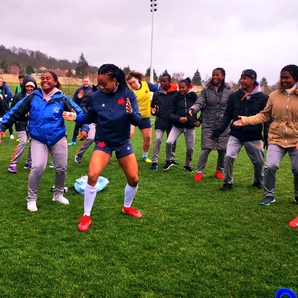 Une inoubliable rencontre au carrefour des valeurs du rugby et de la solidarité internationale entre les joueuses françaises et malgaches !
Merci 🙏 <a href="/BenoistLaurence/">Laurence Benoist</a> <a href="/AnnickHayraud/">Annick Hayraud</a> <a href="/ambassfischer/">Laurence Fischer</a> <a href="/DrSergeSIMON/">Serge Simon</a>