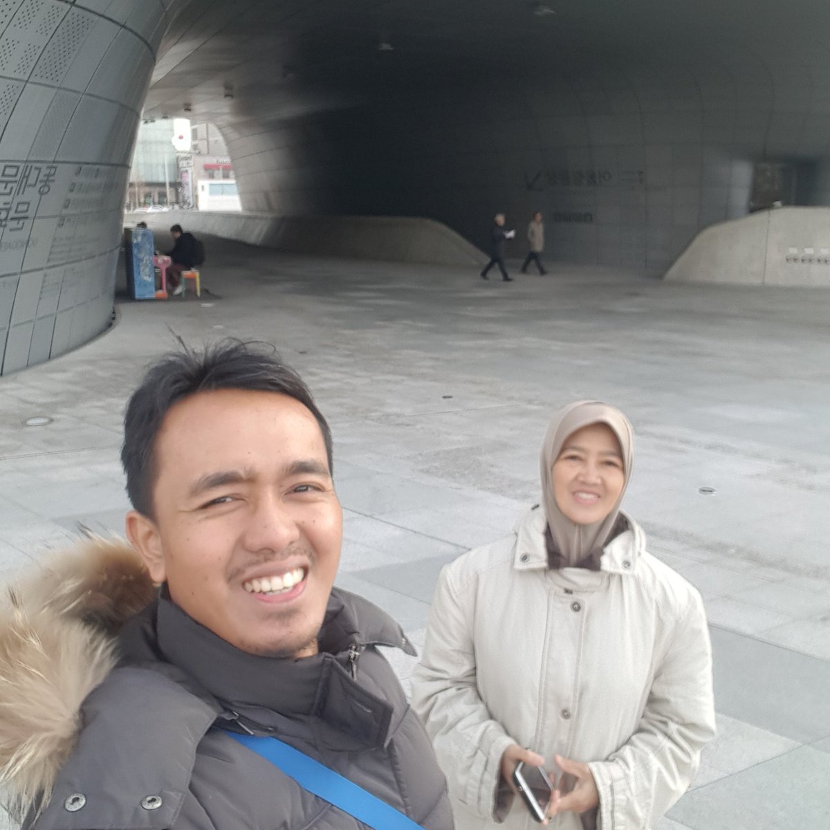 myfahrenheitme's tweet photo. Me and my mom 😆

#holidaywithmom
#southkorea
#seoulcity https://t.co/u8eEZaPJce