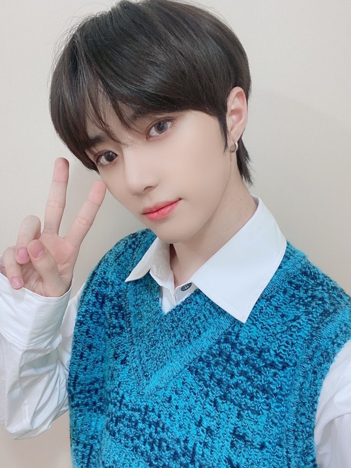 *°:⋆ₓₒ 𝘥𝘢𝘺 44 ₓₒ⋆:°*I love you, Beomgyu. I spent all day thinking of theories and reading them online. My brain is crying but it’s okay.