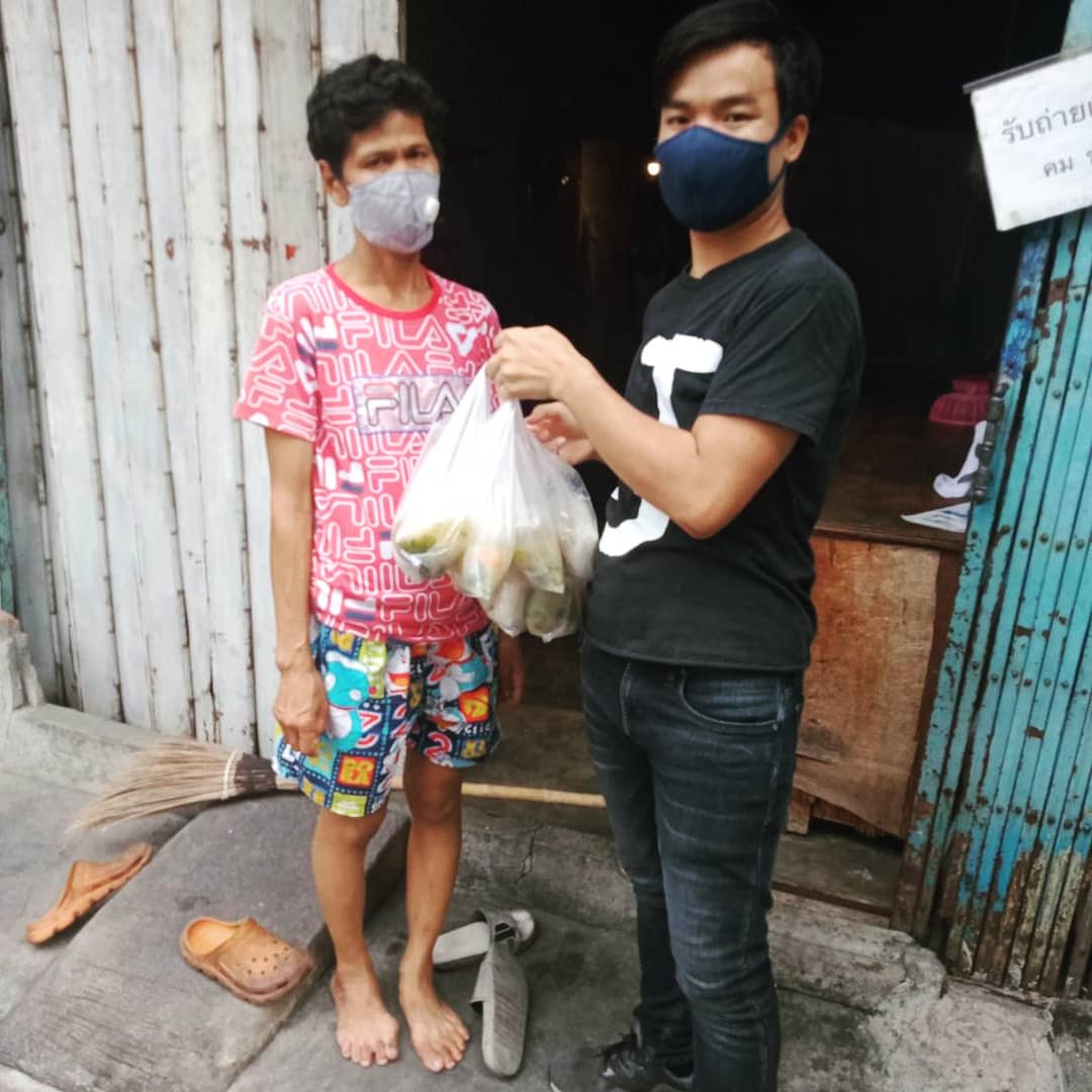 JBarCafe's tweet photo. Thank you for your continued support, we get to share some food with our neighbors in Phra Khanong
#phrakhanong #bkk #Bangkok #thaifood #wdistrict #covid_19 #staysafe #jbarCafe #jbar https://t.co/t1Pijkh6Ch