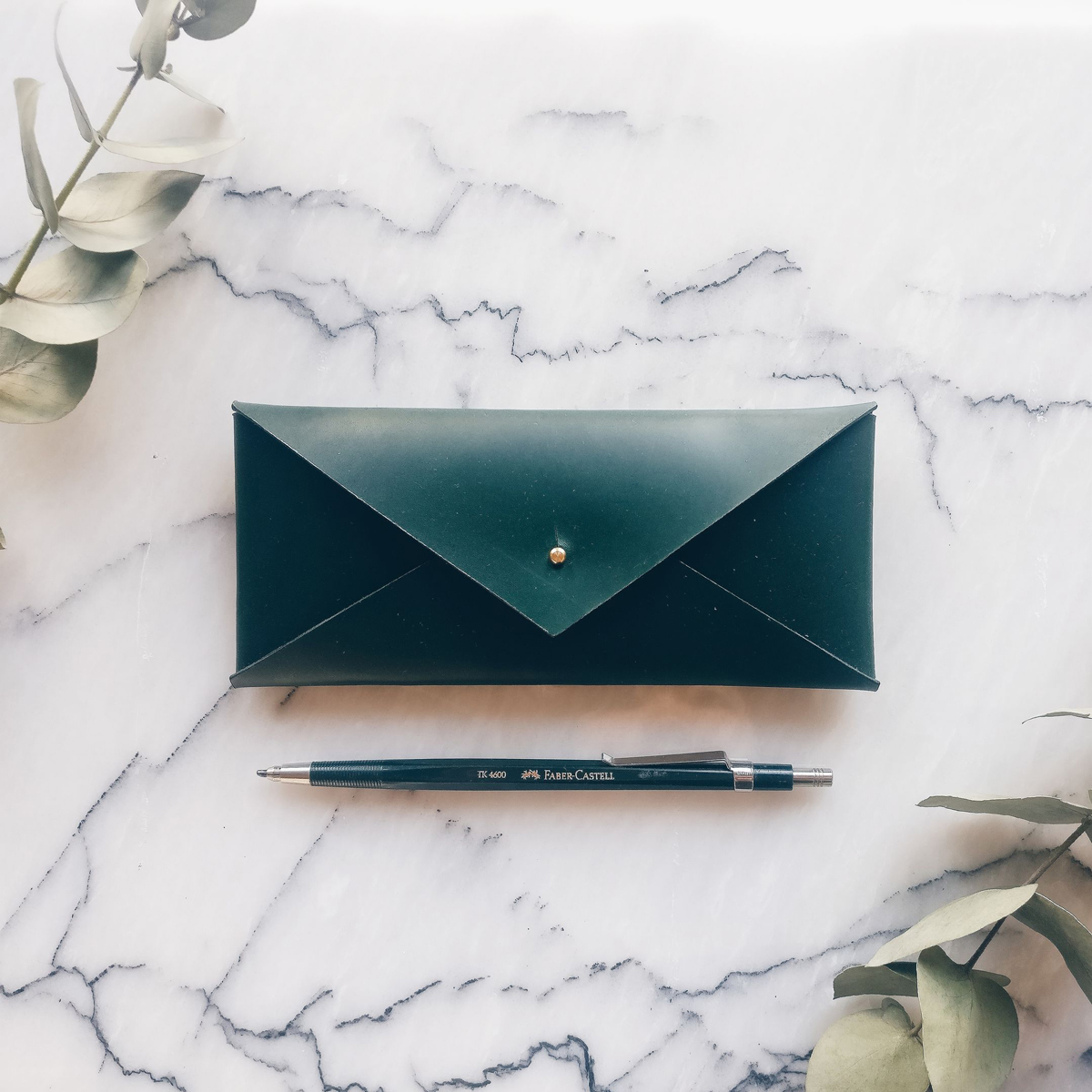 MWMakes's tweet photo. @HandmadeHour Hi @HandmadeHour , I make small leathergoods which can be personalised with initials, names and special dates! Great for a lockdown gift during this time! #handmadehour #shopsmall #StandWithSmall https://t.co/5flMPzE9Fk