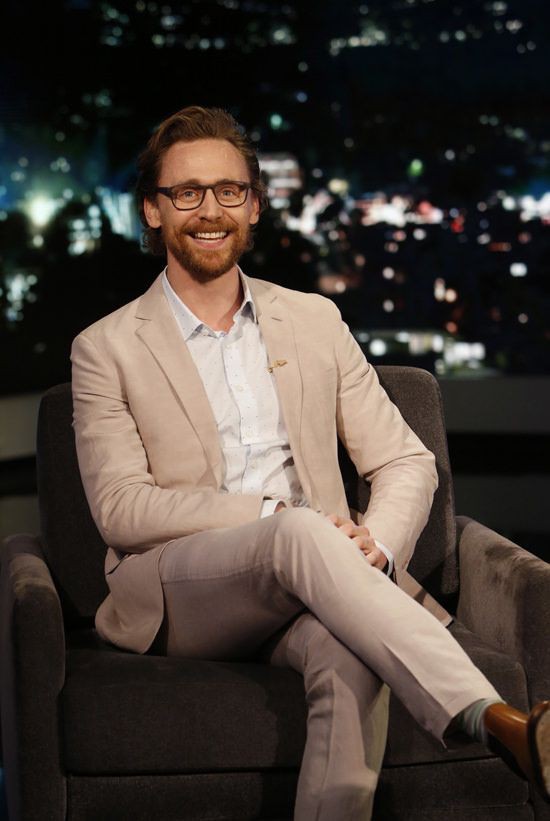 HiddlesSunshine's tweet photo. #HiddlesLooks #TomHiddleston  @HiddlestonSpam https://t.co/GiWxGARM1d
