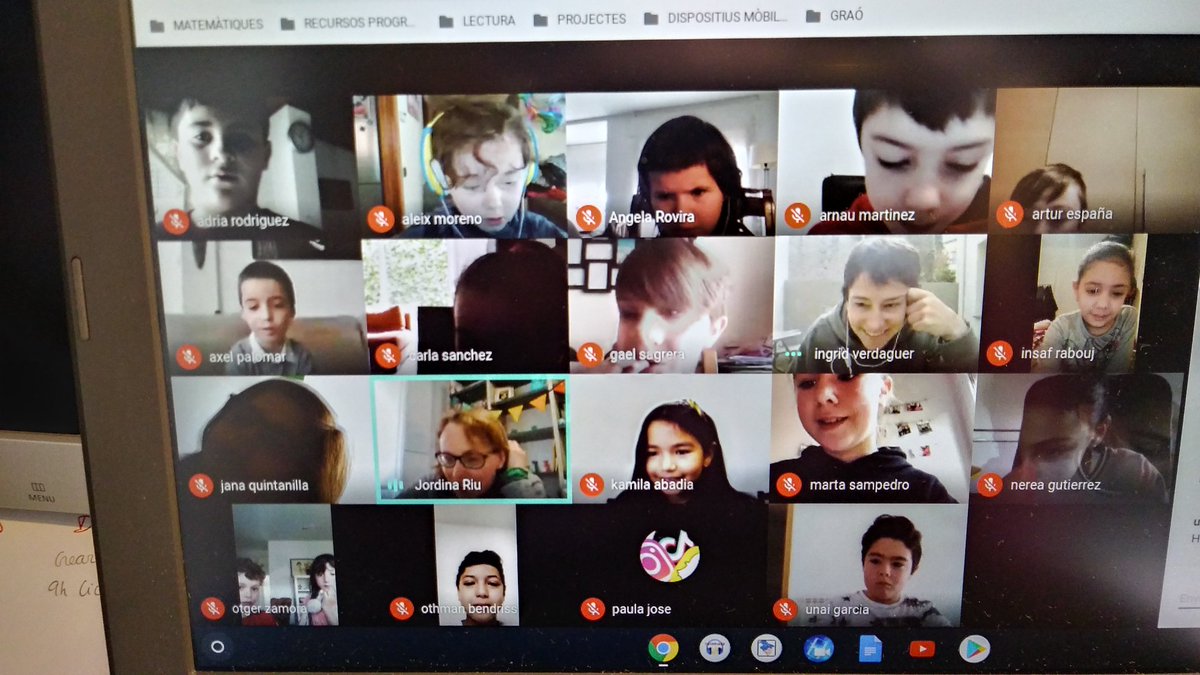 FortiaSola's tweet photo. Ens connectem, parlem, ens sentim, ens veiem, riem i per uns moments estem tots junts. #ciclemitjà #videotrucades @settorello @AmpaFortiaSola @unitsxeducar https://t.co/jcOlgICd1i
