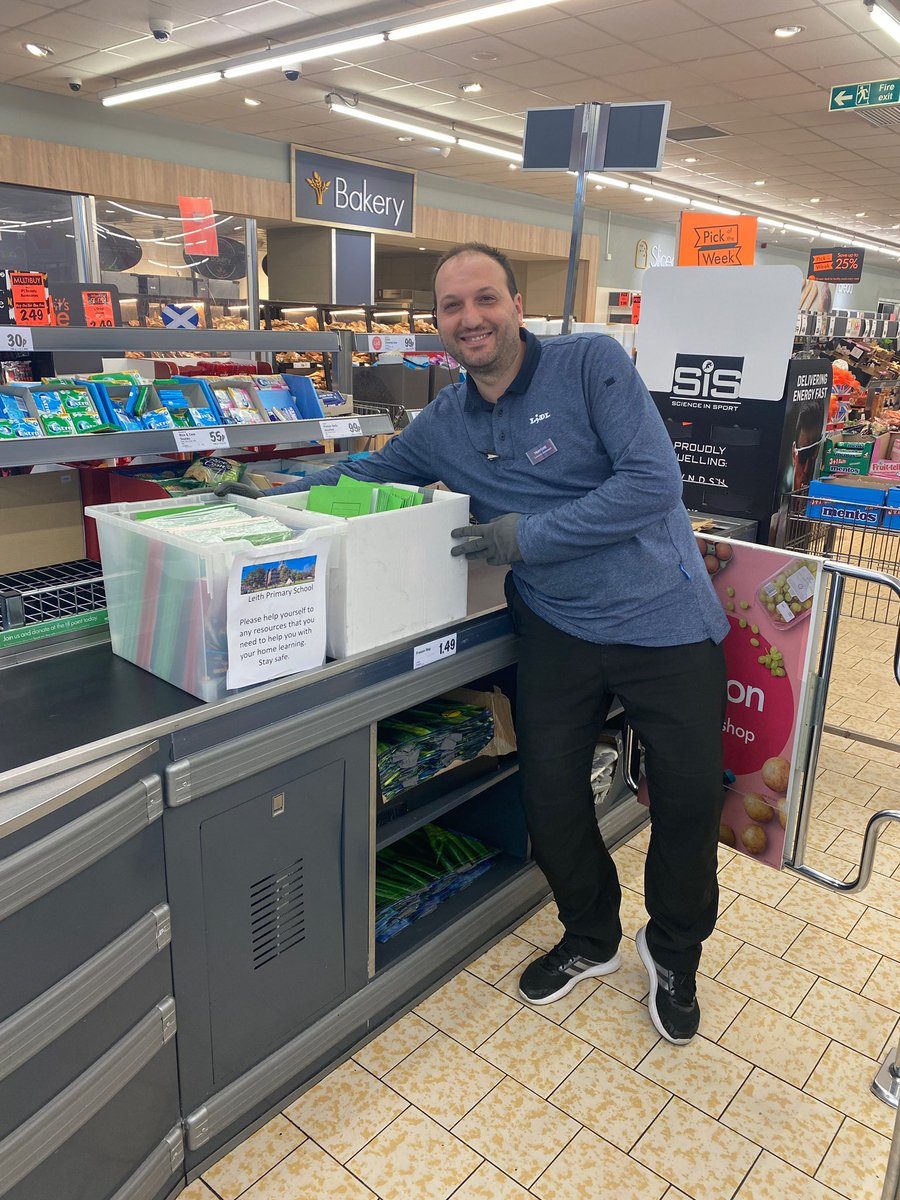 Leith_Primary's tweet photo. We are SO grateful to our 2 local supermarkets @Tesco &amp; @Lidl who have taken jotters, pencils &amp; rubbers to distribute during school closures. If you run out of any of the above, pop to the customer service desk and ask for some more😊Thank you so much!#teamleith #communitysupport https://t.co/DHBsBopGAK