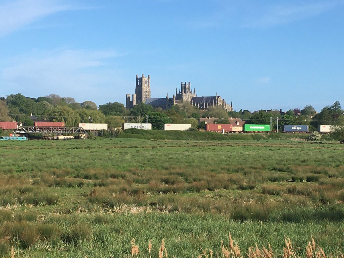Only taken with my phone, but I’m definitely very much in love with the sights of Ely! #elycathedral #elyriverside