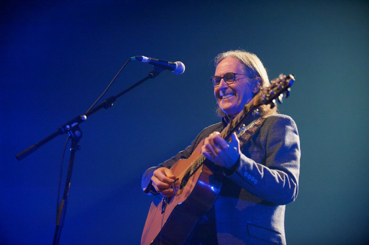 Wee live concert number 21!  Tonight at 815pm (after #ClapForOurCarers #clapforkeyworkers #ClapForTheNHS)
Join us for 30 mins of songs - people are tuning in from all over the world, join our wee global get together.
youtube.com/watch?v=66ZePV… 
And on Vimeo vimeo.com/butterstone